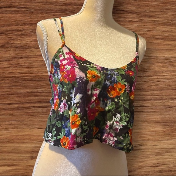 Top - Picture 4 of 10